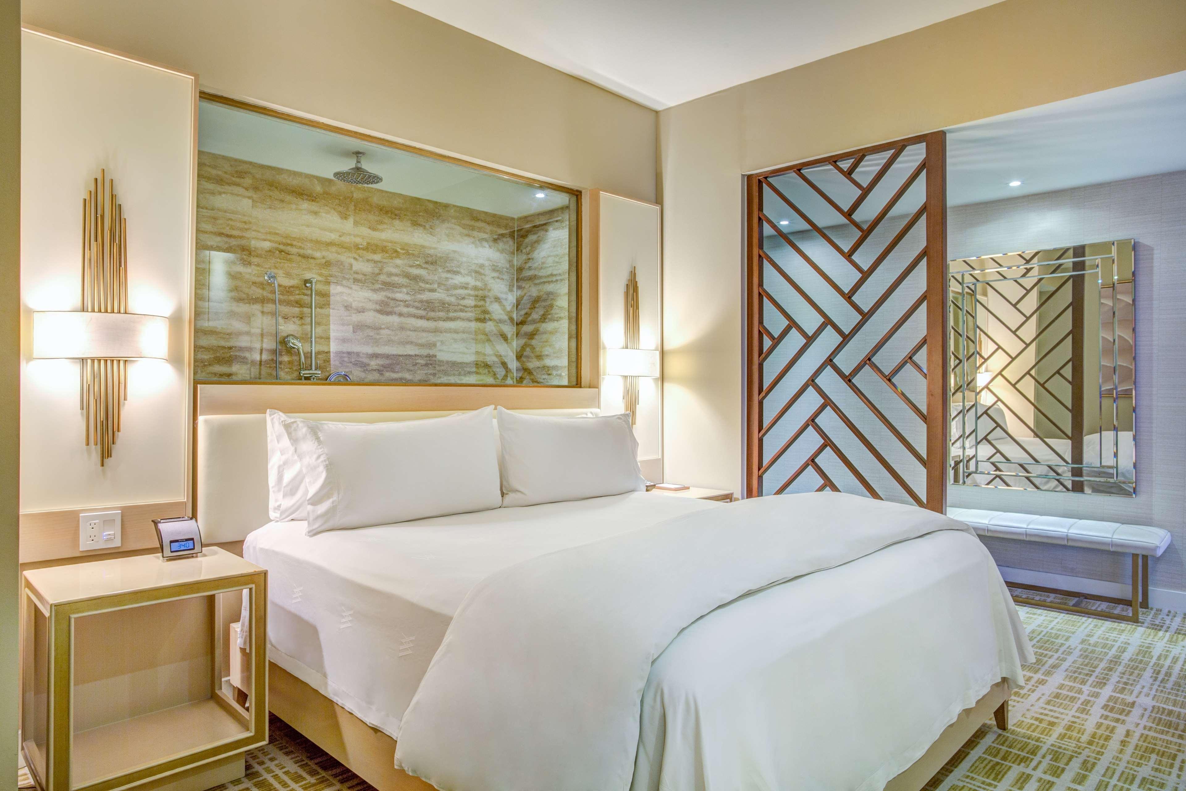 Waldorf Astoria Hotel 5*